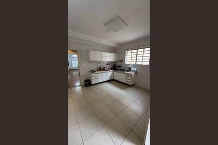 Casa para alugar com 3 quartos, 220m² em Vila Graciosa, São Paulo