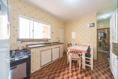 Casa à venda com 70m², 2 quartos e 2 vagas Casa à venda com 70m², 2 quartos e 2 vagasCozinha