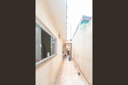 Casa à venda com 70m², 2 quartos e 2 vagas Casa à venda com 70m², 2 quartos e 2 vagasCorredor Externo