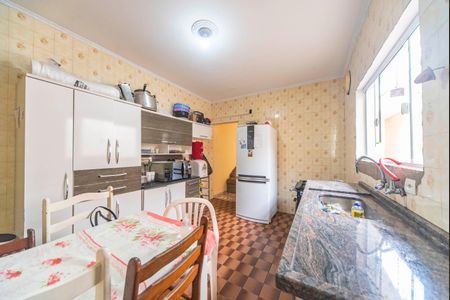 Casa à venda com 70m², 2 quartos e 2 vagas Casa à venda com 70m², 2 quartos e 2 vagasCozinha