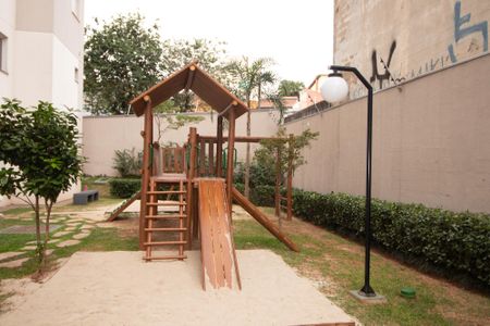 Apartamento para alugar com 41m², 2 quartos e 1 vaga Apartamento para alugar com 41m², 2 quartos e 1 vagaÁrea comum - Playground