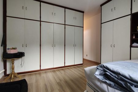 Casa à venda com 742m², 3 quartos e NaN vagas Casa à venda com 742m², 3 quartos e NaN vagasSuíte 1