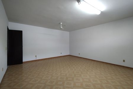 Casa à venda com 742m², 3 quartos e NaN vagas Casa à venda com 742m², 3 quartos e NaN vagasEdícula