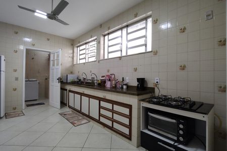 Casa à venda com 742m², 3 quartos e NaN vagas Casa à venda com 742m², 3 quartos e NaN vagasCozinha