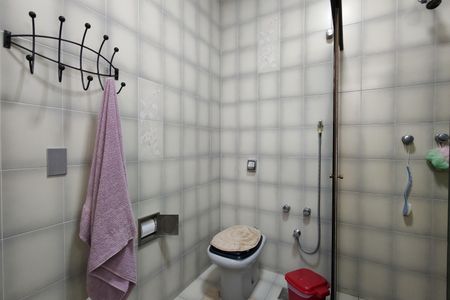 Casa à venda com 742m², 3 quartos e NaN vagas Casa à venda com 742m², 3 quartos e NaN vagasBanheiro da Suíte 2