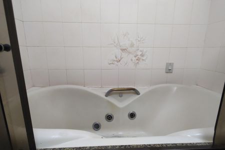 Casa à venda com 742m², 3 quartos e NaN vagas Casa à venda com 742m², 3 quartos e NaN vagasBanheiro da Suíte 1