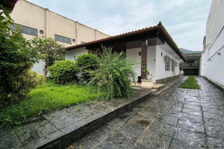 Casa à venda com 742m², 3 quartos e NaN vagas Casa à venda com 742m², 3 quartos e NaN vagasÁrea comum