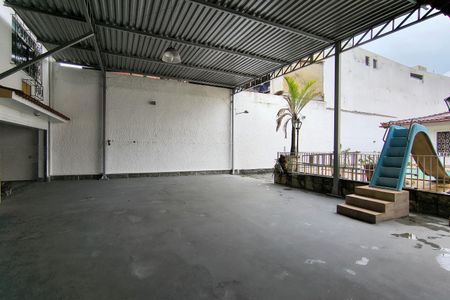 Casa à venda com 742m², 3 quartos e NaN vagas Casa à venda com 742m², 3 quartos e NaN vagasÁrea comum