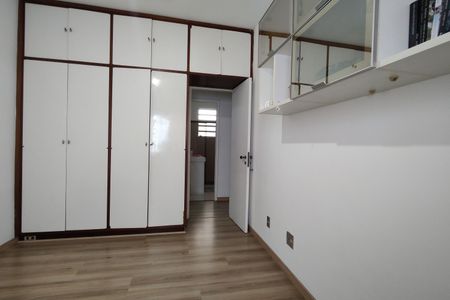 Casa à venda com 742m², 3 quartos e NaN vagas Casa à venda com 742m², 3 quartos e NaN vagasQuarto 1