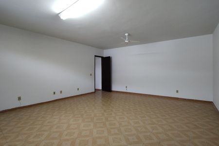 Casa à venda com 742m², 3 quartos e NaN vagas Casa à venda com 742m², 3 quartos e NaN vagasEdícula