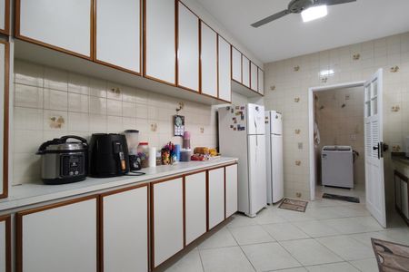 Casa à venda com 742m², 3 quartos e NaN vagas Casa à venda com 742m², 3 quartos e NaN vagasCozinha