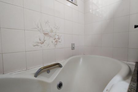 Casa à venda com 742m², 3 quartos e NaN vagas Casa à venda com 742m², 3 quartos e NaN vagasBanheiro da Suíte 1