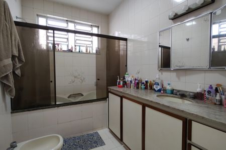 Casa à venda com 742m², 3 quartos e NaN vagas Casa à venda com 742m², 3 quartos e NaN vagasBanheiro da Suíte 1