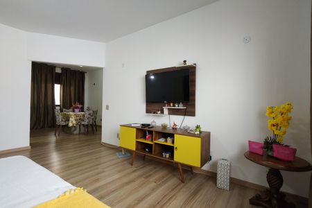 Casa à venda com 742m², 3 quartos e NaN vagas Casa à venda com 742m², 3 quartos e NaN vagasSala