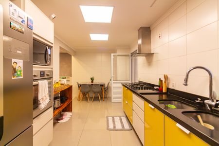 Apartamento para alugar com 194m², 4 quartos e 3 vagas Apartamento para alugar com 194m², 4 quartos e 3 vagasCozinha