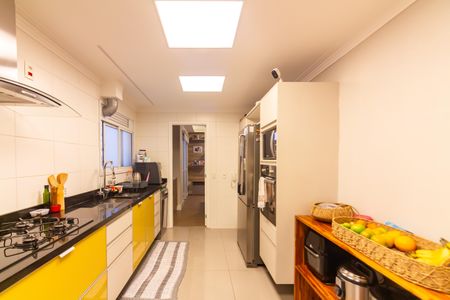 Apartamento para alugar com 194m², 4 quartos e 3 vagas Apartamento para alugar com 194m², 4 quartos e 3 vagasCozinha