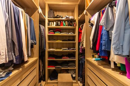 Apartamento para alugar com 194m², 4 quartos e 3 vagas Apartamento para alugar com 194m², 4 quartos e 3 vagasCloset