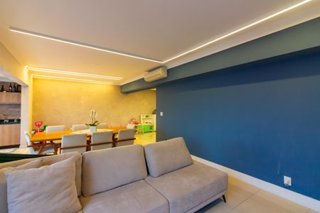 Apartamento para alugar com 194m², 4 quartos e 3 vagas Apartamento para alugar com 194m², 4 quartos e 3 vagasSala