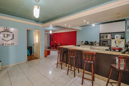 Sala de casa à venda com 4 quartos, 350m² em Rubem Berta, Porto Alegre