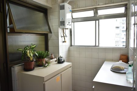Apartamento à venda com 94m², 3 quartos e 1 vagaÁrea de Serviço
