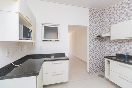 Cozinha  de casa de condomínio à venda com 2 quartos, 98m² em Morro Santana, Porto Alegre