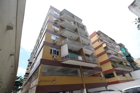 Apartamento à venda com 300m², 3 quartos e 2 vagasFachada