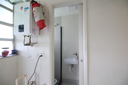 Apartamento à venda com 300m², 3 quartos e 2 vagasBanheiro de Serviço