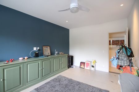 Apartamento à venda com 300m², 3 quartos e 2 vagasQuarto 1