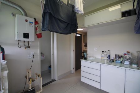 Apartamento à venda com 300m², 3 quartos e 2 vagasÁrea de Serviço