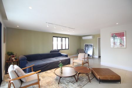 Apartamento à venda com 300m², 3 quartos e 2 vagasSala