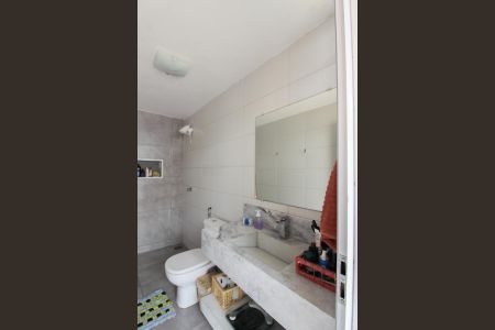 Casa à venda com 360m², 4 quartos e 2 vagas Casa à venda com 360m², 4 quartos e 2 vagasBanheiro Social 2