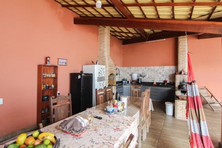 Casa à venda com 360m², 4 quartos e 2 vagas Casa à venda com 360m², 4 quartos e 2 vagasEspaço Gourmet