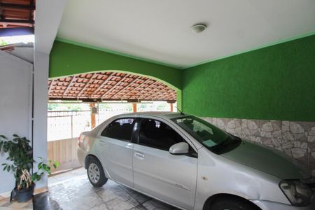 Casa à venda com 360m², 4 quartos e 2 vagas Casa à venda com 360m², 4 quartos e 2 vagasGaragem