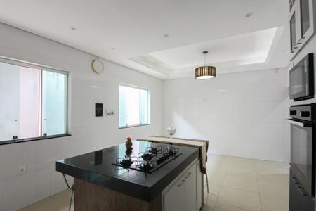 Casa à venda com 360m², 4 quartos e 2 vagas