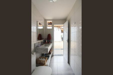 Casa à venda com 360m², 4 quartos e 2 vagas Casa à venda com 360m², 4 quartos e 2 vagasBanheiro Social 2