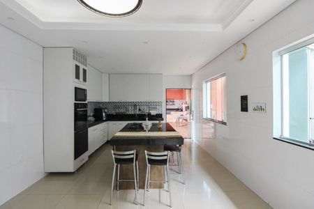 Casa à venda com 360m², 4 quartos e 2 vagas Casa à venda com 360m², 4 quartos e 2 vagasCozinha