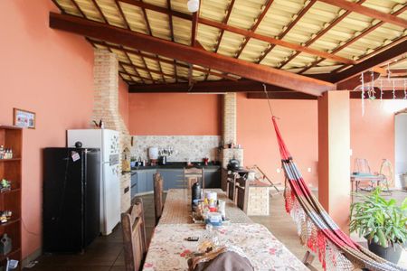 Casa à venda com 360m², 4 quartos e 2 vagas Casa à venda com 360m², 4 quartos e 2 vagasEspaço Gourmet