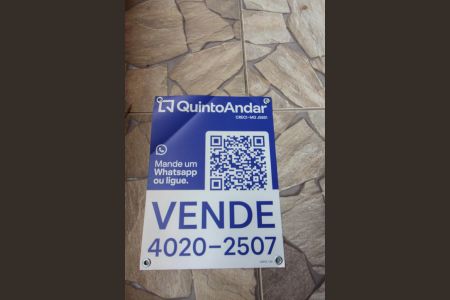 Casa à venda com 360m², 4 quartos e 2 vagas Casa à venda com 360m², 4 quartos e 2 vagasPlaquinha Instalada