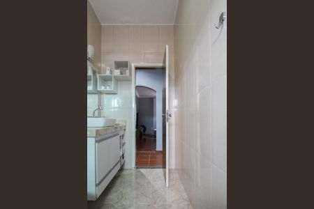 Casa à venda com 360m², 4 quartos e 2 vagas Casa à venda com 360m², 4 quartos e 2 vagasBanheiro Social 1