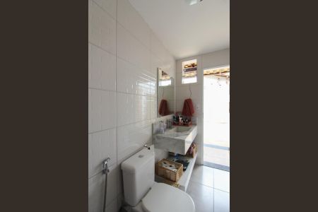 Casa à venda com 360m², 4 quartos e 2 vagas Casa à venda com 360m², 4 quartos e 2 vagasBanheiro Social 2