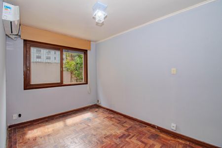 Sala de apartamento para alugar com 3 quartos, 74m² em Rio Branco, Porto Alegre