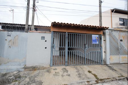 Casa para alugar com 98m², 2 quartos e 1 vaga Casa para alugar com 98m², 2 quartos e 1 vagaFachada da casa
