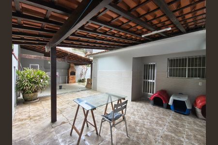 Casa de condomínio para alugar com 90m², 3 quartos e 3 vagas