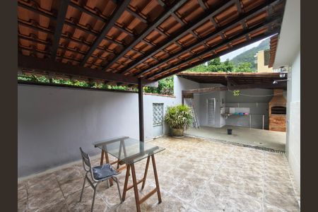 Casa de condomínio para alugar com 90m², 3 quartos e 3 vagas