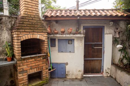 Casa à venda com 160m², 5 quartos e 2 vagas Casa à venda com 160m², 5 quartos e 2 vagasQuintal