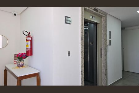 Apartamento para alugar com 40m², 2 quartos e sem vaga Apartamento para alugar com 40m², 2 quartos e sem vagaHall de entrada
