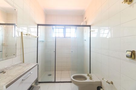 Casa para alugar com 150m², 3 quartos e 2 vagasBanheiro Suíte 