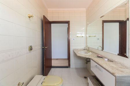 Casa para alugar com 150m², 3 quartos e 2 vagasBanheiro Suíte 