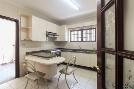 Casa para alugar com 150m², 3 quartos e 2 vagasCozinha 