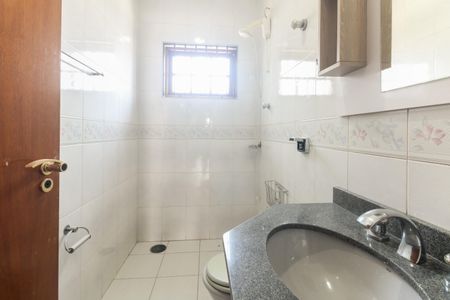 Casa para alugar com 150m², 3 quartos e 2 vagasBanheiro Social 